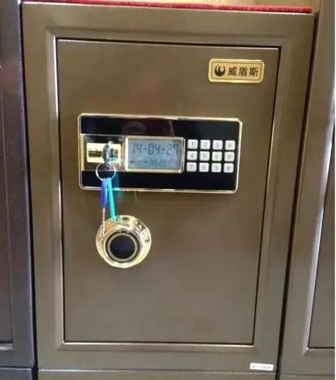 汽车水箱盖子怎么打开