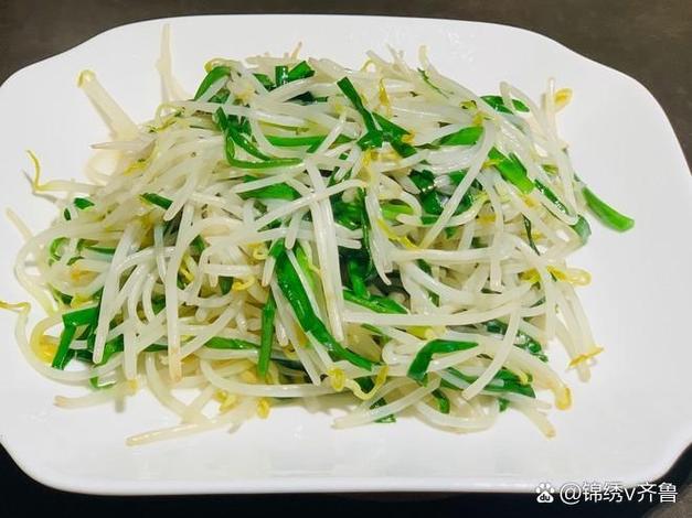 绿豆芽配什么菜炒着好吃