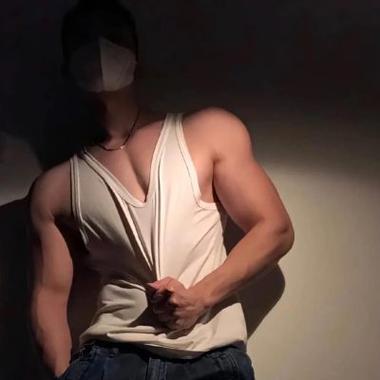 肌肉男头像