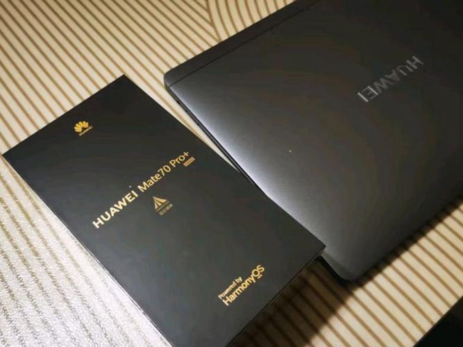 华为mate70pro换屏幕多少钱
