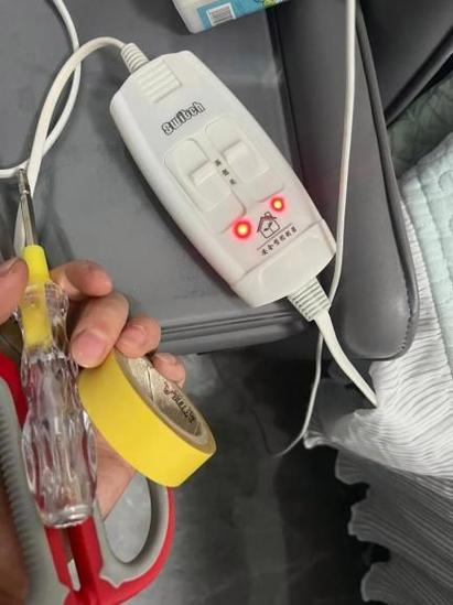 电热毯低档灯不亮高档灯亮
