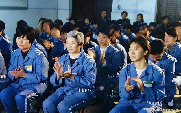 《监狱女囚》动漫全集免费