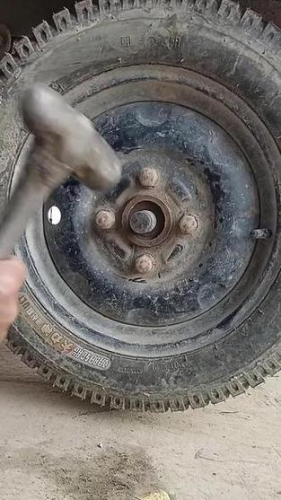三轮车刹车故障维修