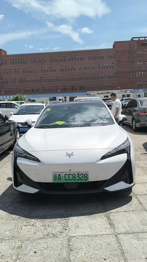 北汽极狐网约车版