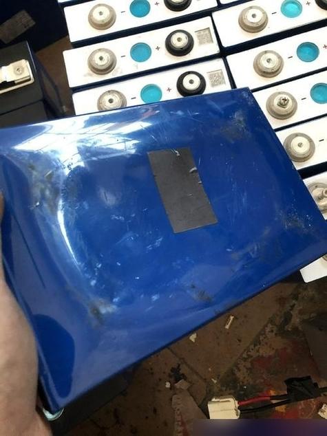 电池鼓包了还能用吗