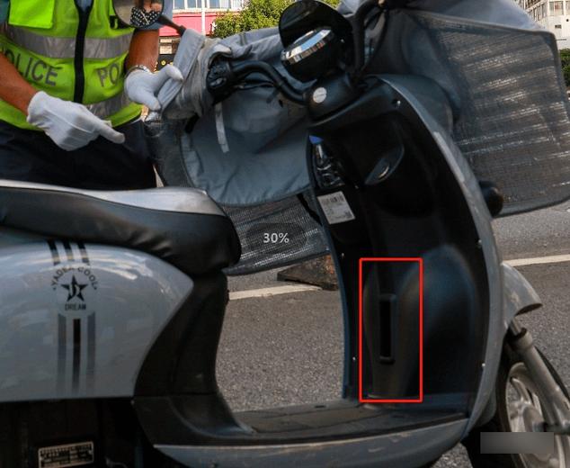 电动车踏板盖子打开图解