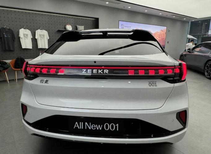 极氪001汽车价格