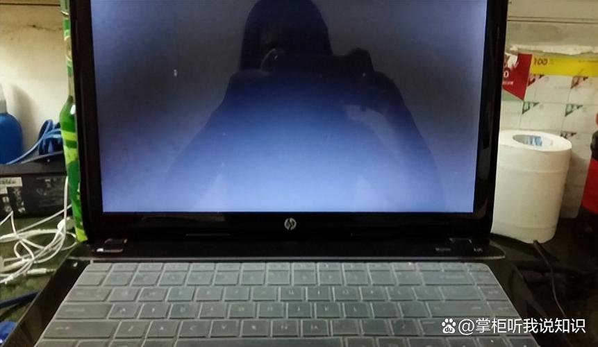 电脑不显示桌面黑屏