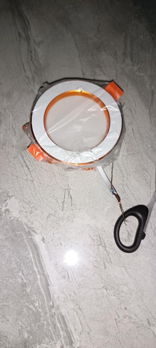 开灯灯泡闪一下就不亮了