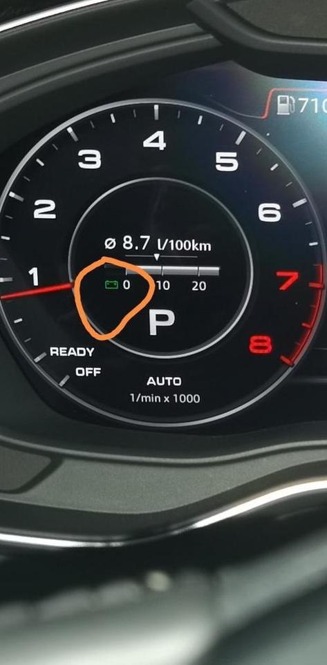 汽车仪表盘怎么看电量