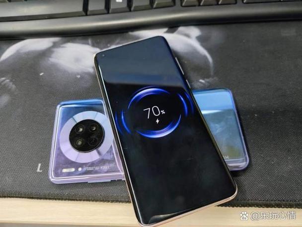 小米10反向充电位置