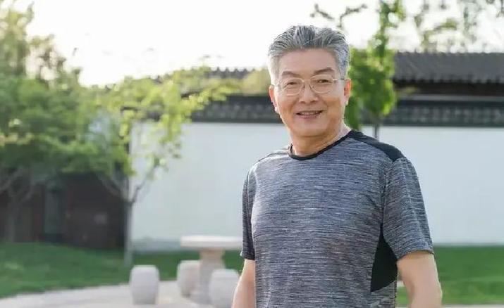 65岁男人一月正常的生活