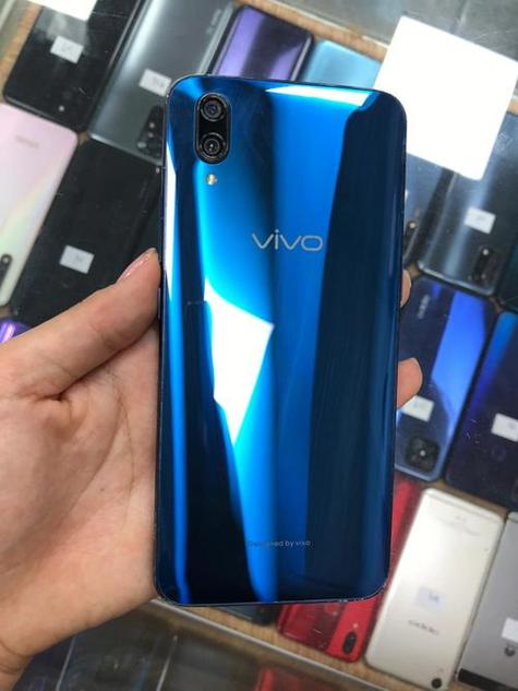 vivo手机屏幕有个蓝色圆圈