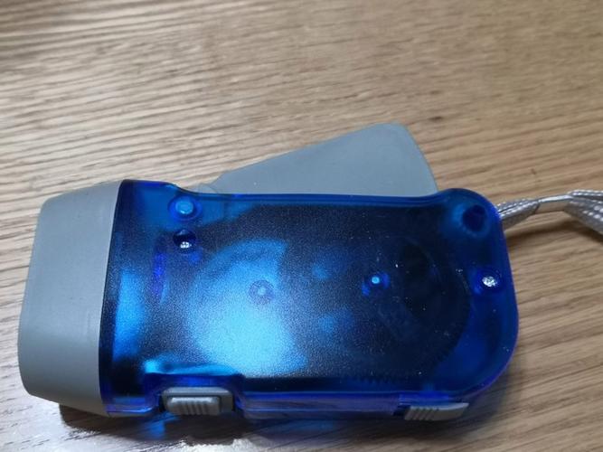 手机手电筒变成蓝色怎么办