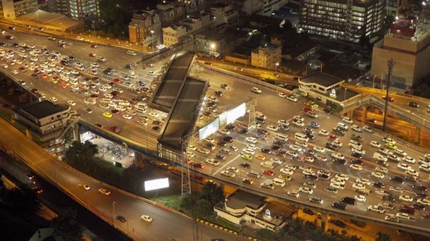城市天际线高速路堵车