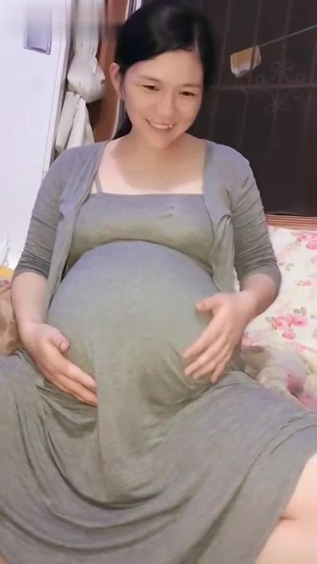 荒岛妈妈怀孕大肚子要生