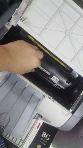 惠普1020plus怎么换硒鼓