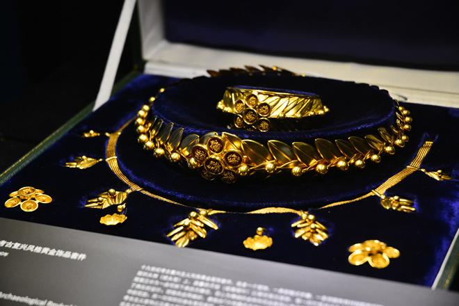 铂金展位