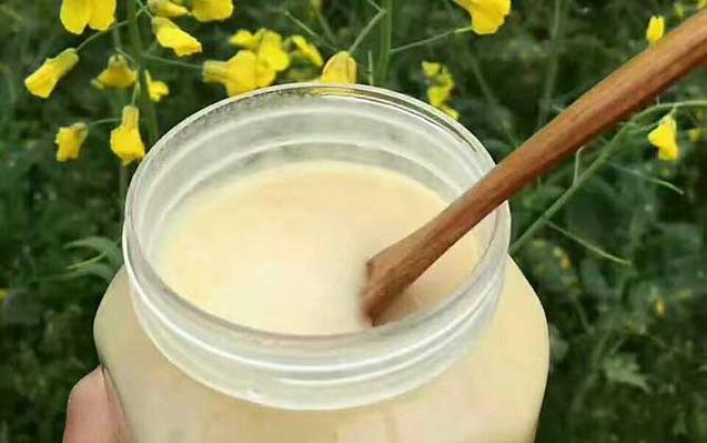 白颜色的蜂蜜是什么蜂蜜