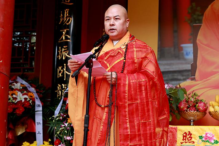 卧龙寺主持