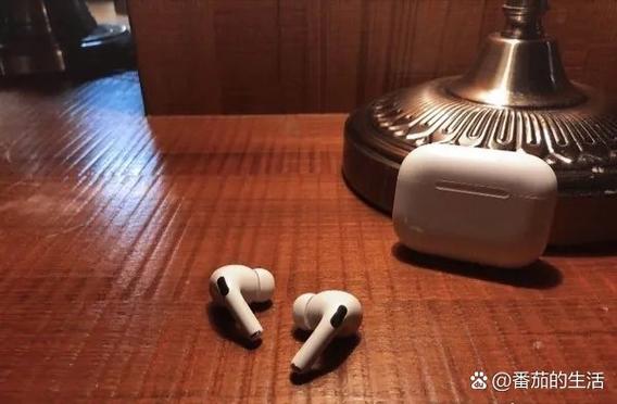 耳机一个亮,一个不亮,啥原因