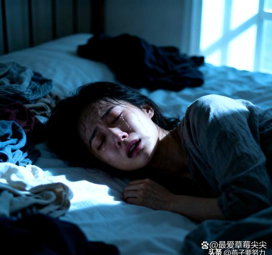 警察周蓉之悲哀三部曲