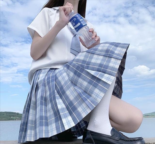 蓝色jk格子裙
