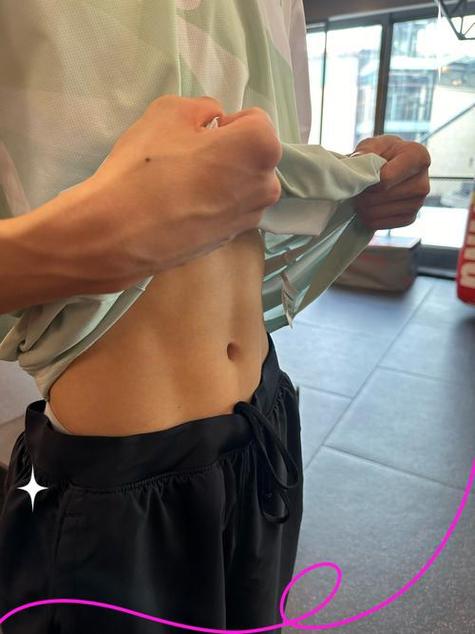 男生腹肌照片真人