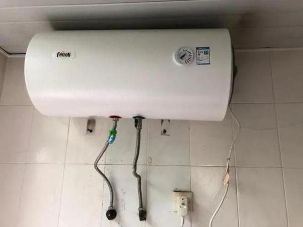 电热水器从电线孔漏水