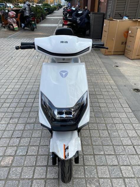 雅迪电动车图片大全