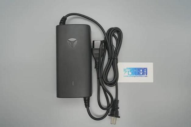 雅迪72v原装充电器