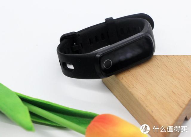 荣耀手环5i如何充电