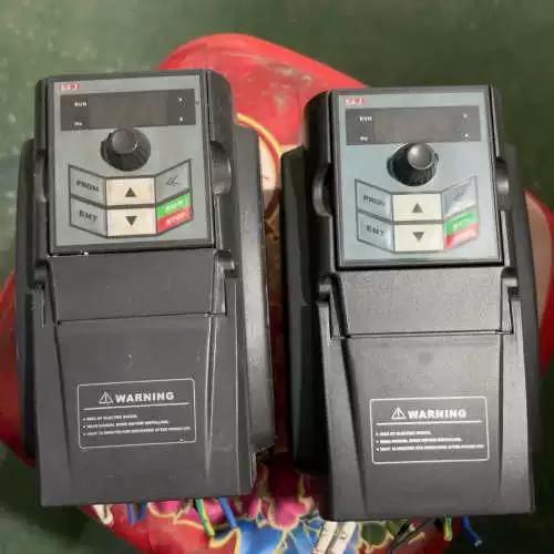 三晶变频器正反转设置
