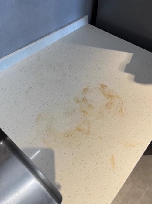 陶瓷上有铁锈怎么清除